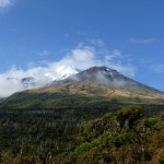 Mt. Egmont entblößt sich.