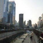 Der Cheonggyecheon – kanalisierte „Bachidylle“ mitten in der Großstadt.